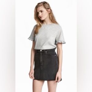 Comfy fashionable Denim mid-thigh skirt